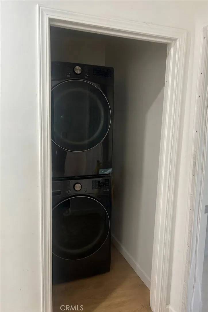 Los Angeles, CA 90001,822 E 77th St