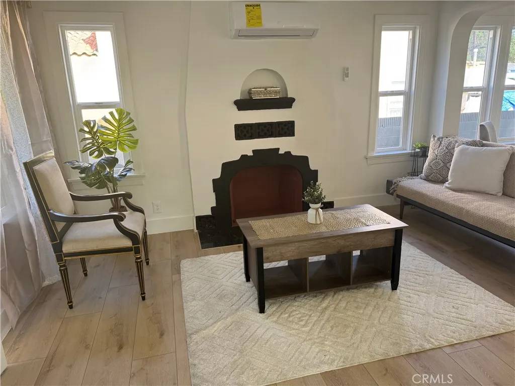 Los Angeles, CA 90061,332 W 119th