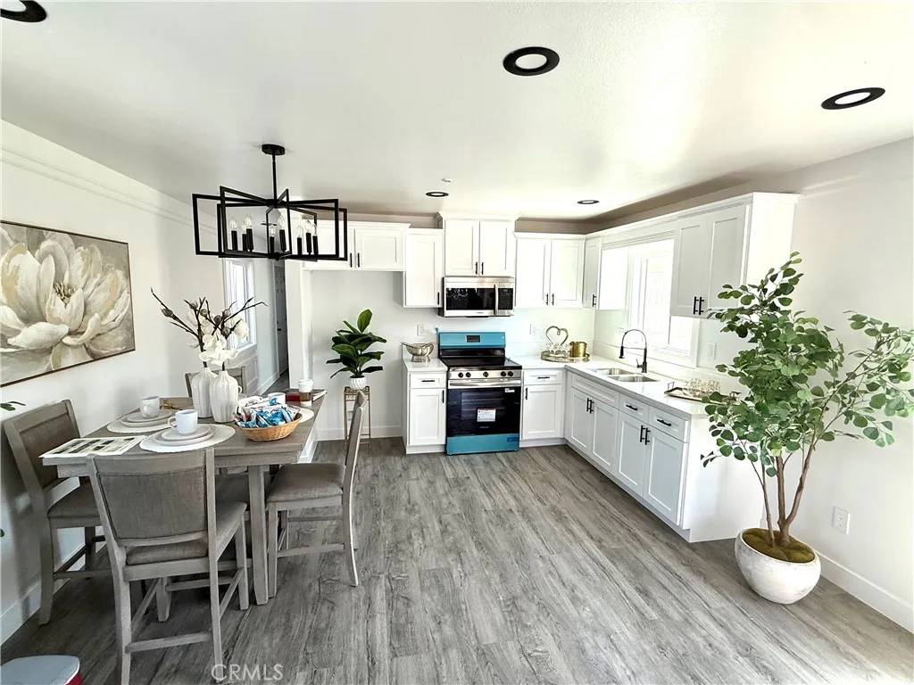 Los Angeles, CA 90002,8618 Graham