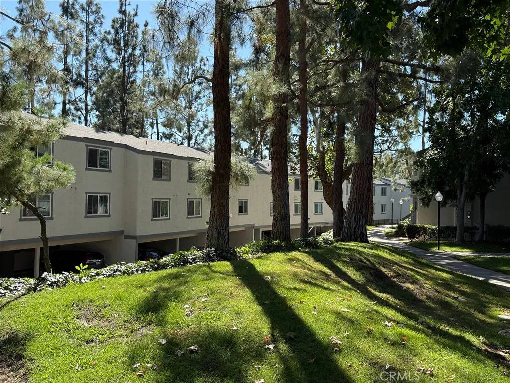 Fullerton, CA 92835,1697 Brea