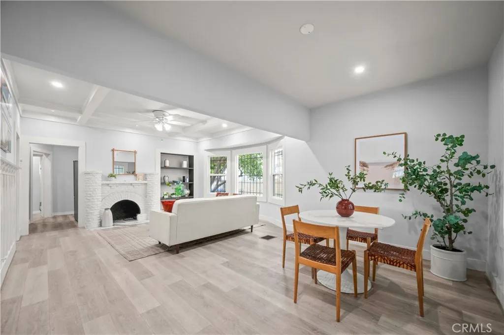 Los Angeles, CA 90037,331 W 52nd Place