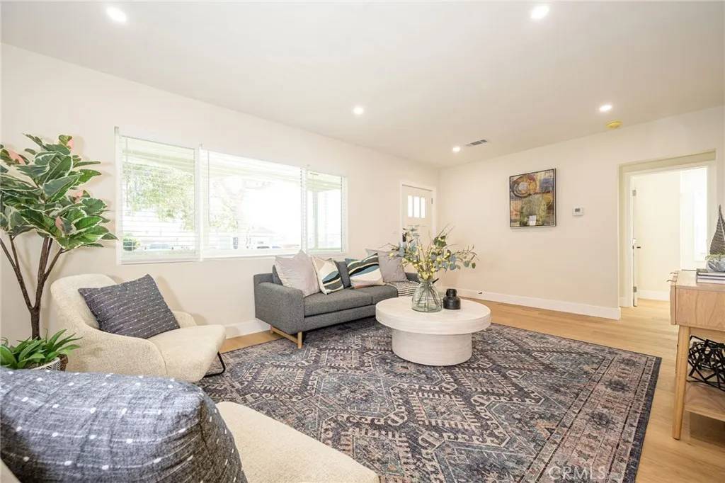 Torrance, CA 90501,22951 Walnut Street