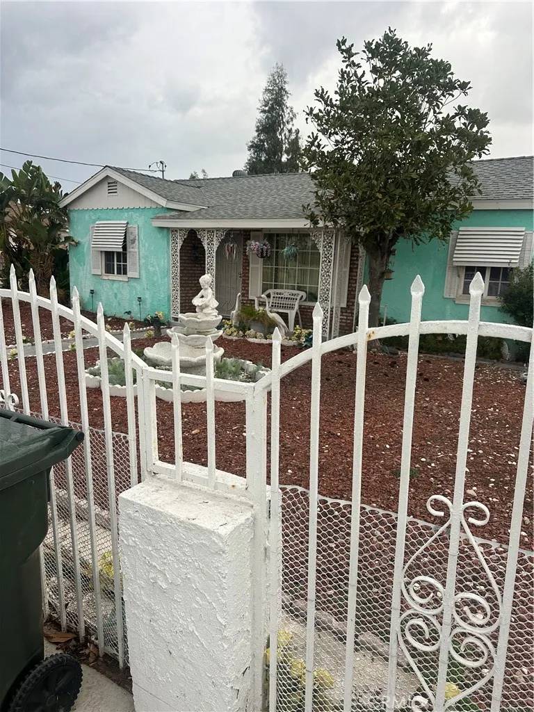 Fontana, CA 92335,14828 Rosemary Drive