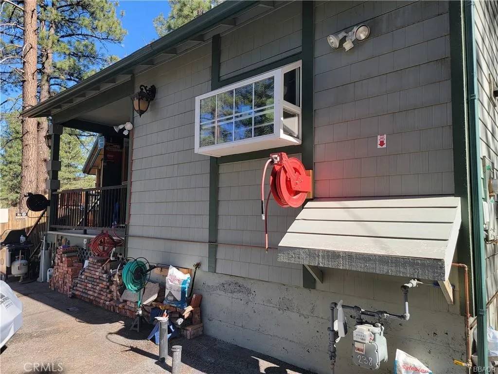 Big Bear City, CA 92314,2040 Shady Lane