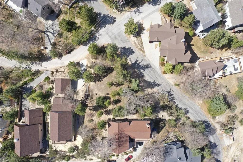 Lake Arrowhead, CA 92352,111 Amador