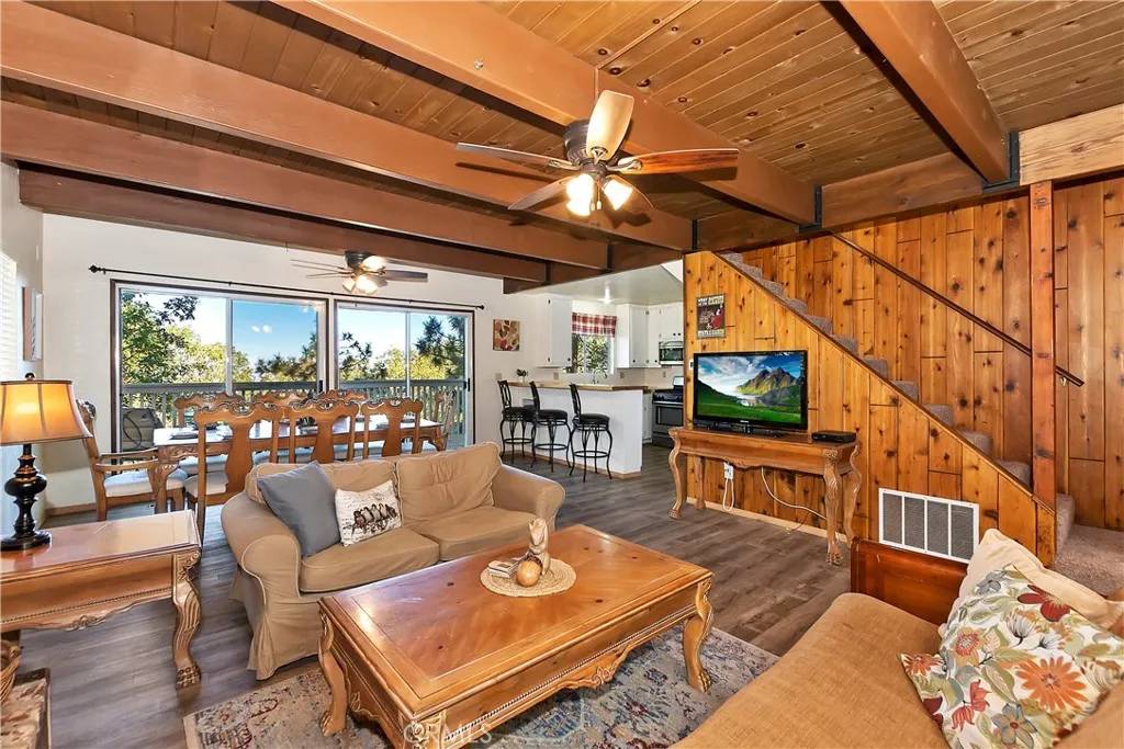 Lake Arrowhead, CA 92352,1422 Yosemite Drive