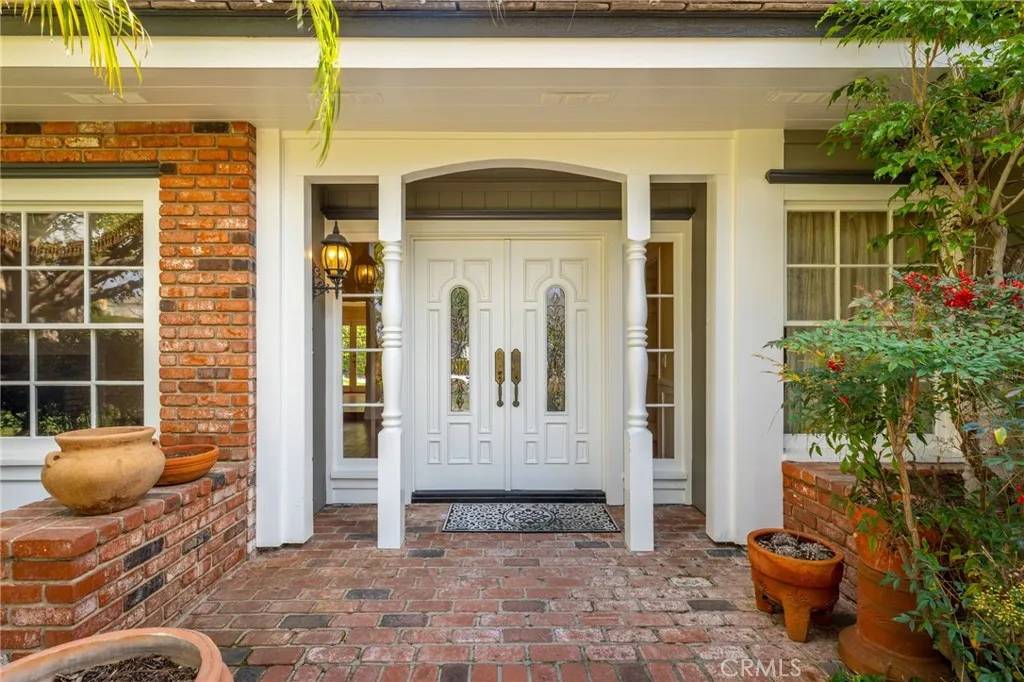 Anaheim Hills, CA 92807,600 S Warbler Circle
