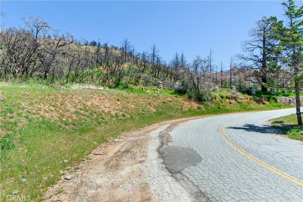 Oak Glen, CA 92399,0 Pine Bench