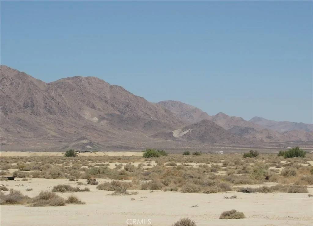 Lucerne Valley, CA 92356,0 0452-062-31-0000 Post Office