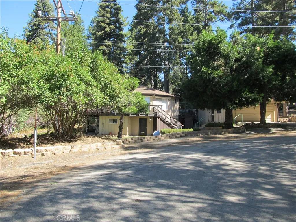 Angelus Oaks, CA 92305,37568 N LIVE OAK ST