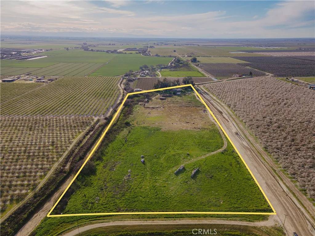 Laton, CA 93242,2111 Coleman