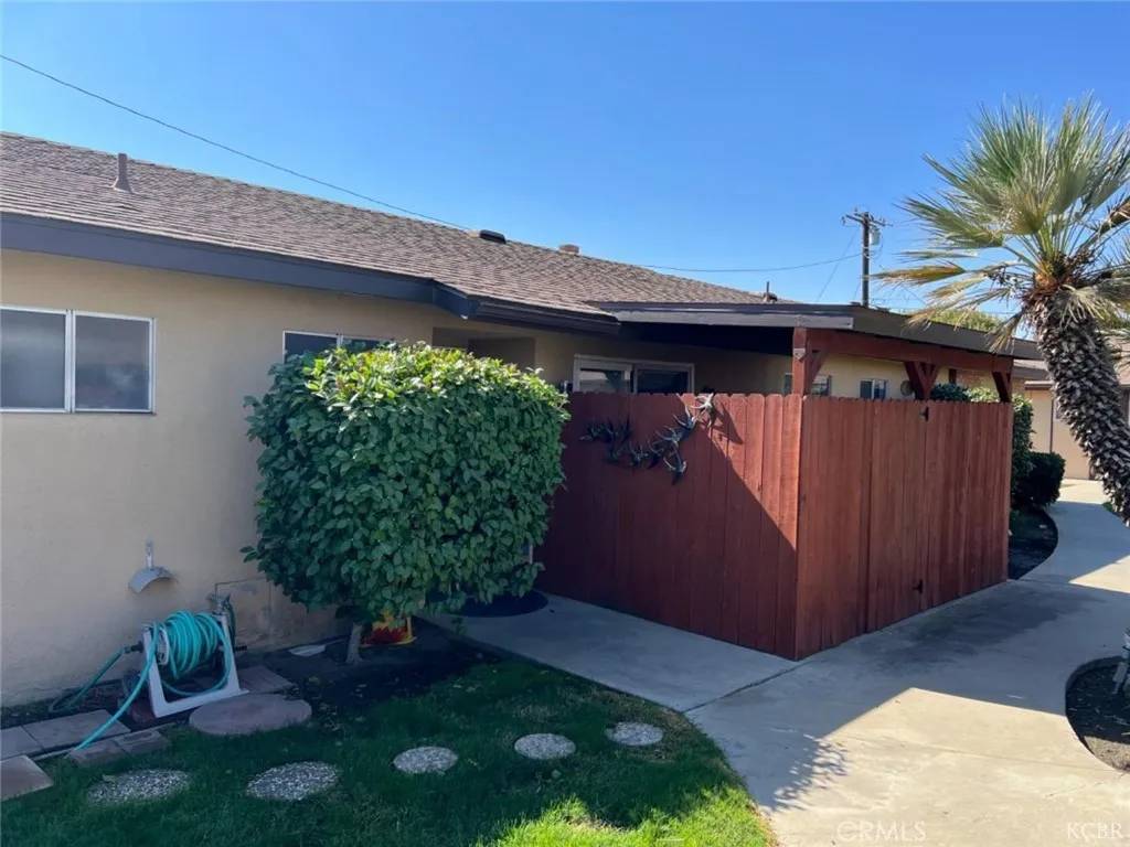 Hanford, CA 93230,1923 Emma Lee Unit A