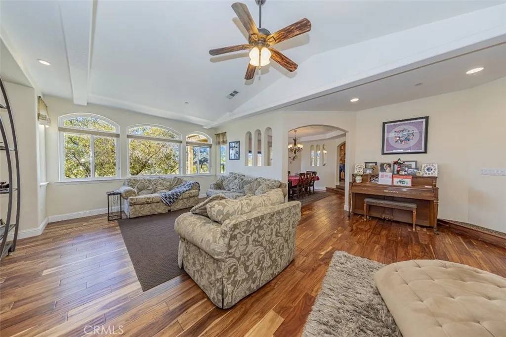 Raymond, CA 93653,33099 Road 800