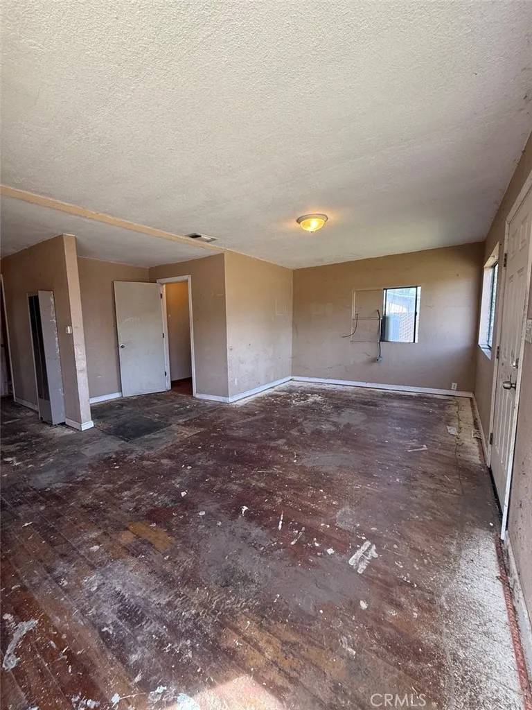 Fresno, CA 93702,4014 E Olive Avenue