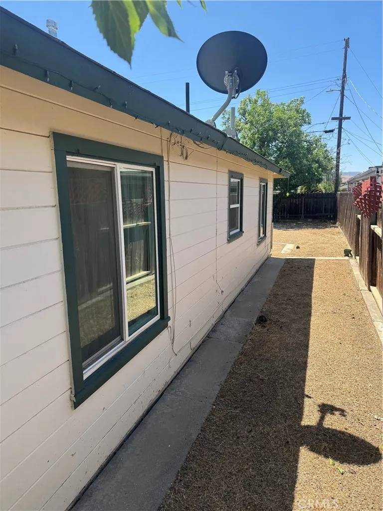 Coalinga, CA 93210,445 W Yale Avenue