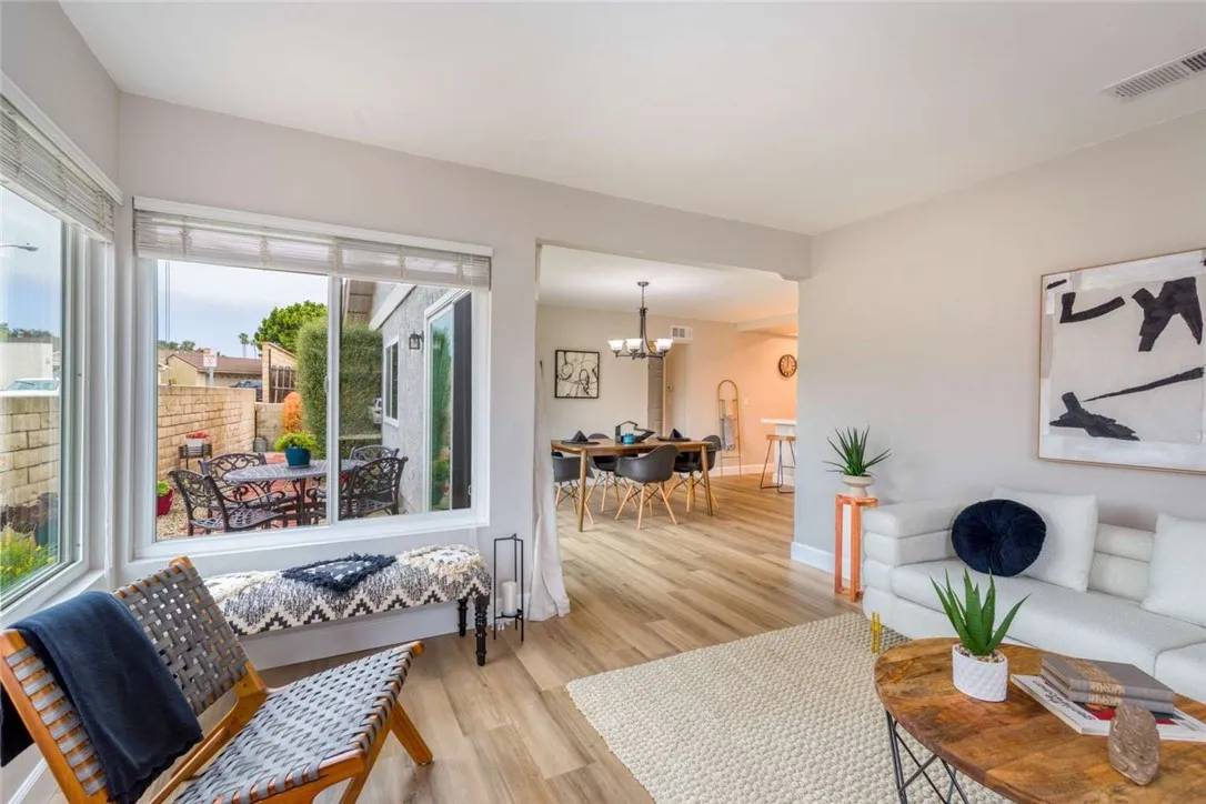 Ventura, CA 93003,6313 Mockingbird Street