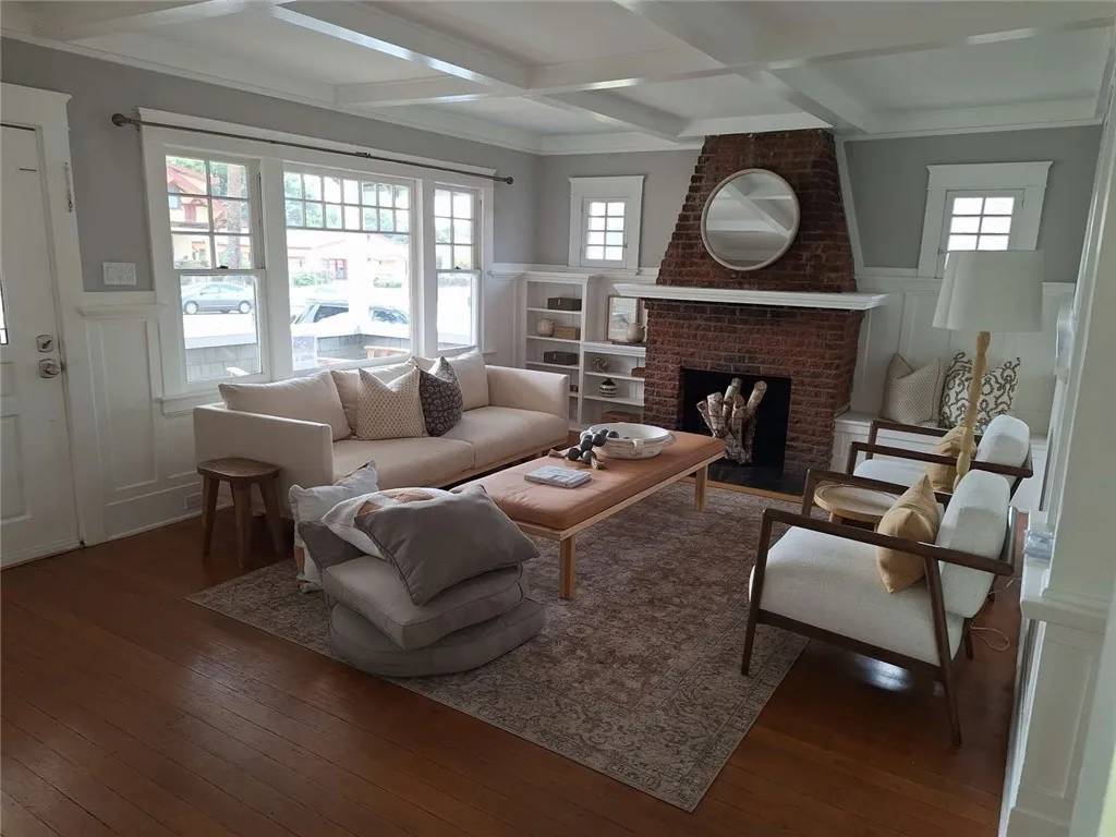 Altadena, CA 91001,2109 N Marengo Avenue