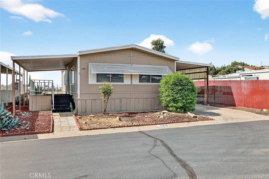 Clovis, CA 93612,1001 Sylmar #128