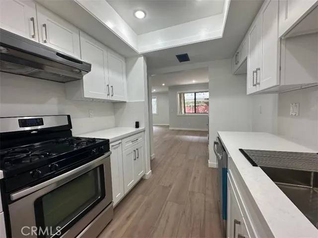 Glendale, CA 91203,330 Burchett Street #102