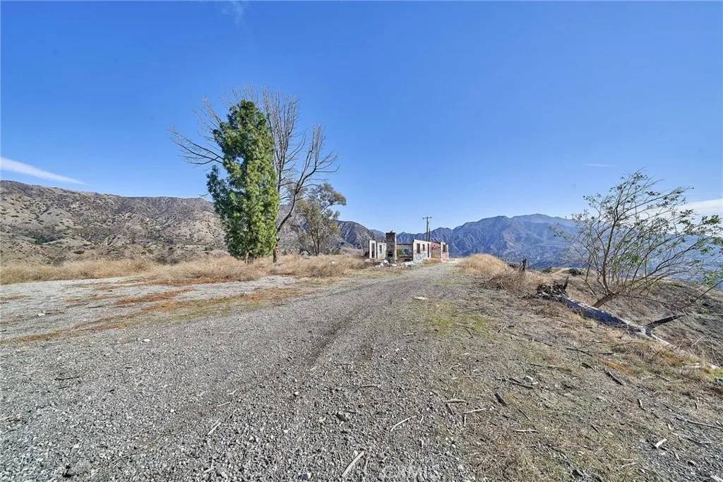 Sunland, CA 91040,9401 Tujunga Valley