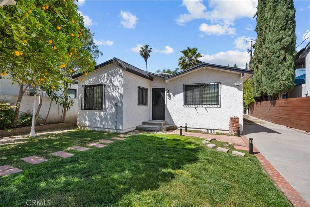 Sherman Oaks, CA 91403,5025 Noble Avenue