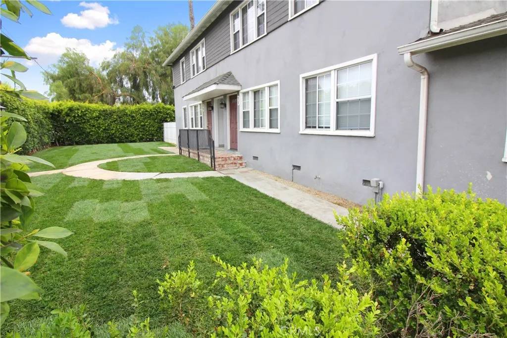 Sherman Oaks, CA 91423,13573 Moorpark Street