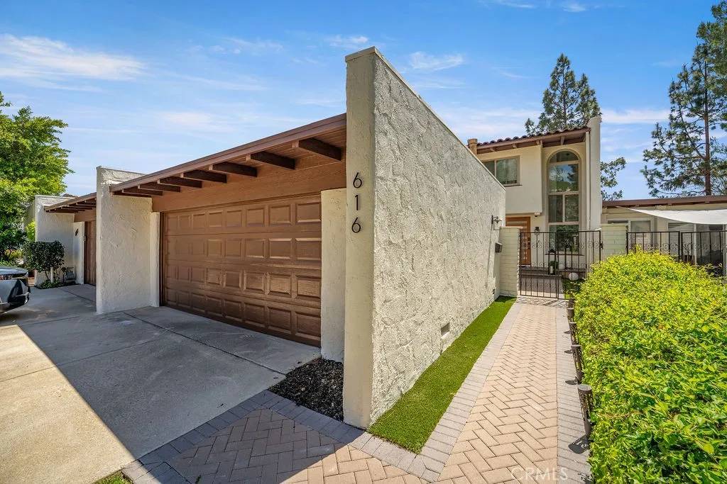 Thousand Oaks, CA 91360,616 Knollview Lane