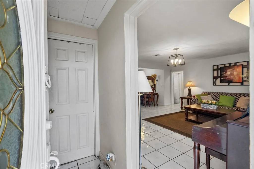 Winnetka, CA 91306,19903 Vanowen Street