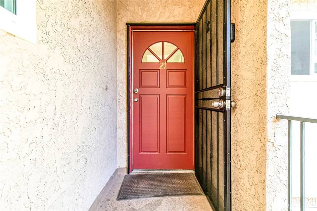 Northridge, CA 91325,17151 Roscoe Boulevard #21