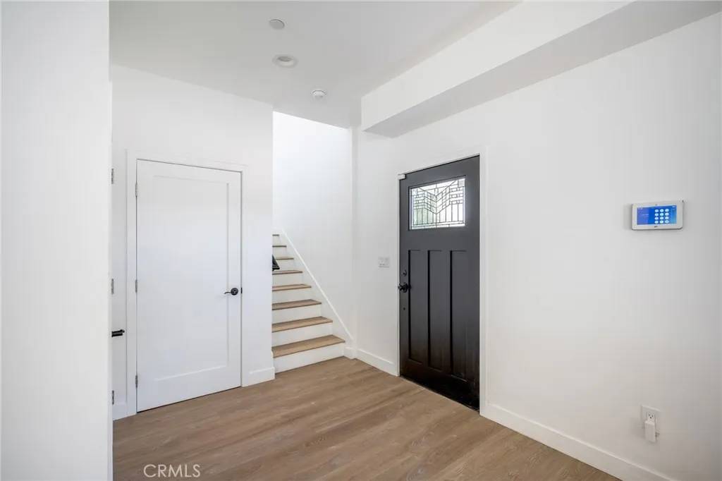 North Hollywood, CA 91601,5826 Craner Avenue