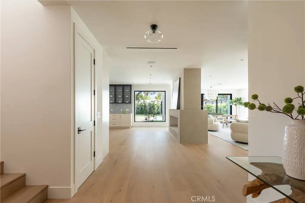 Toluca Lake, CA 91601,4936 Strohm Avenue
