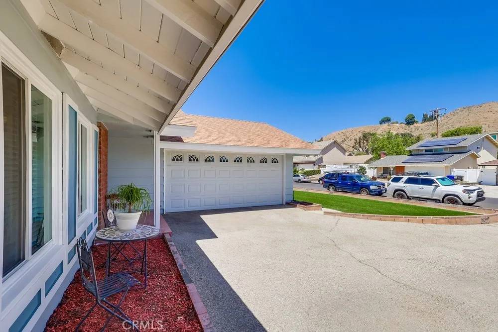 Canyon Country, CA 91351,19626 Chadway Street