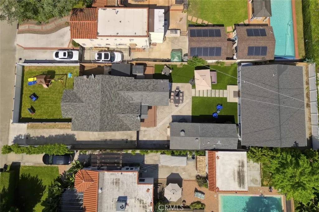 Toluca Lake, CA 91602,11101 Sarah Street