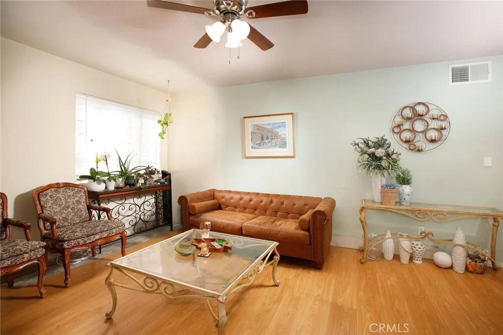 Van Nuys, CA 91406,7035 Woodley Avenue #204