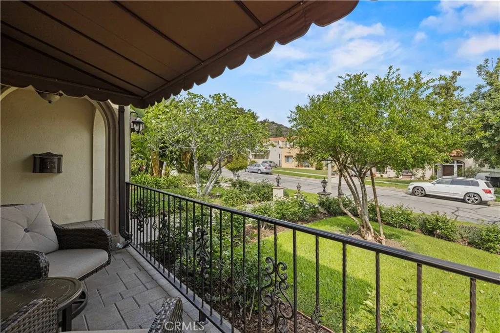 Glendale, CA 91206,645 Glenmore Boulevard