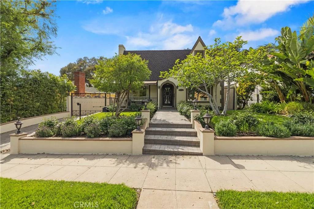 Glendale, CA 91206,645 Glenmore Boulevard