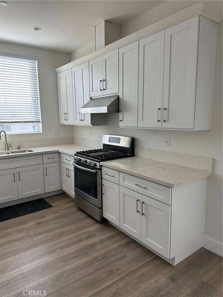 North Hollywood, CA 91601,5132 Cahuenga Boulevard #4