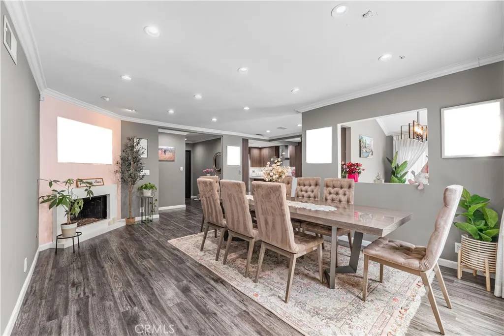 Sun Valley, CA 91352,10008 Roscoe Boulevard