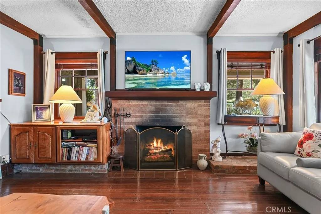 Altadena, CA 91001,3087 Casitas Avenue