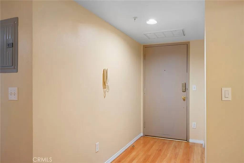 Glendale, CA 91204,422 Hawthorne Street #2