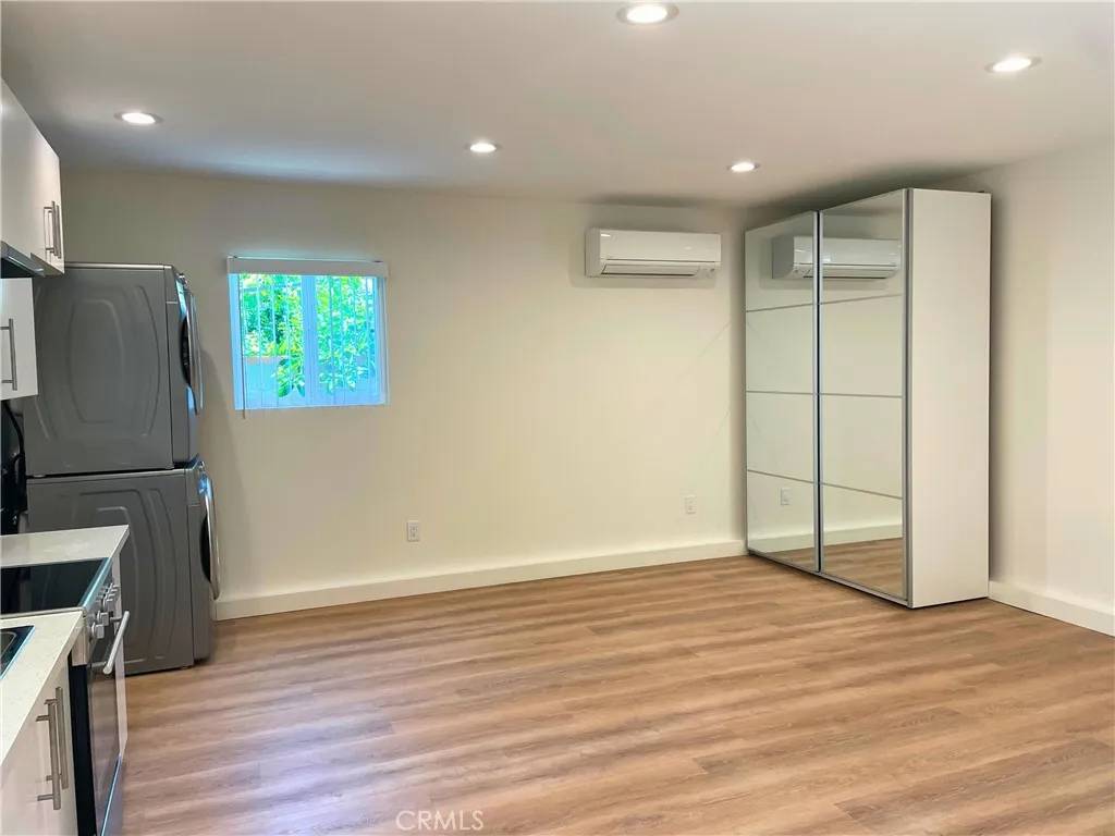 Sunland, CA 91040,8529 Wyngate Street