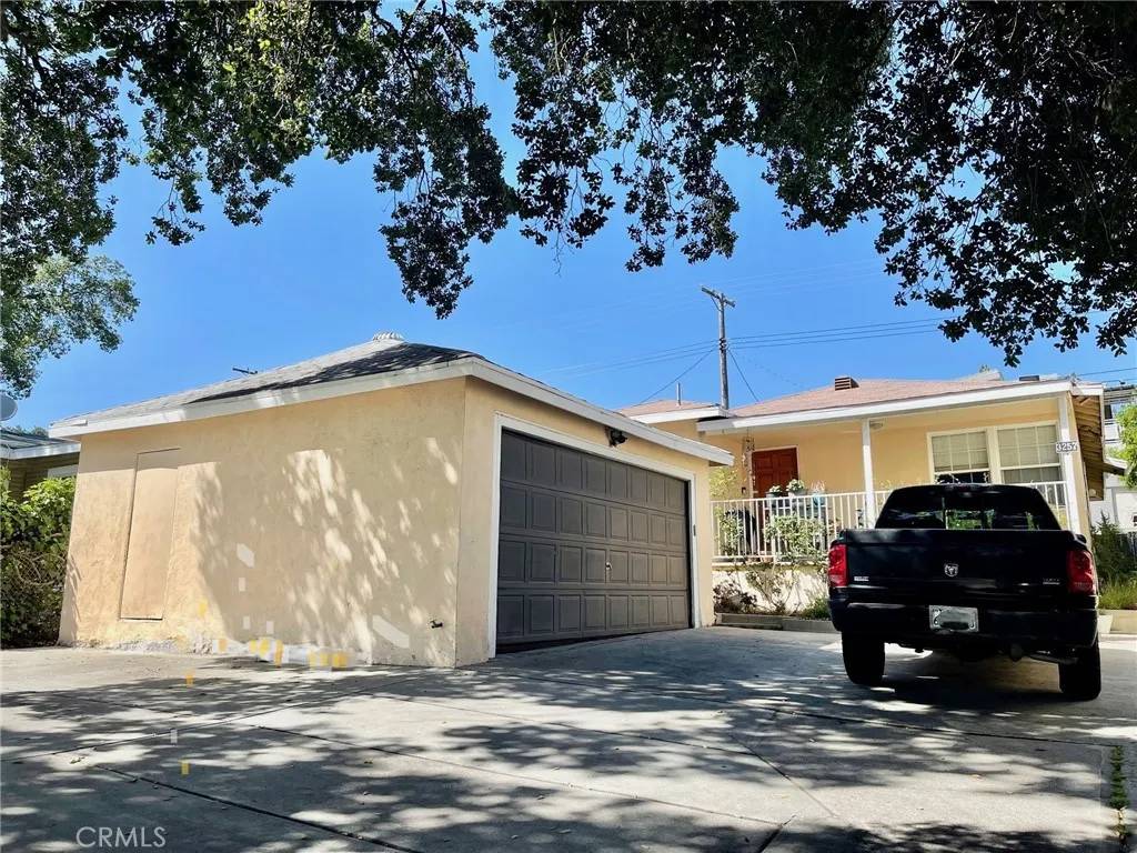 Glendale, CA 91214,3257 Honolulu Avenue