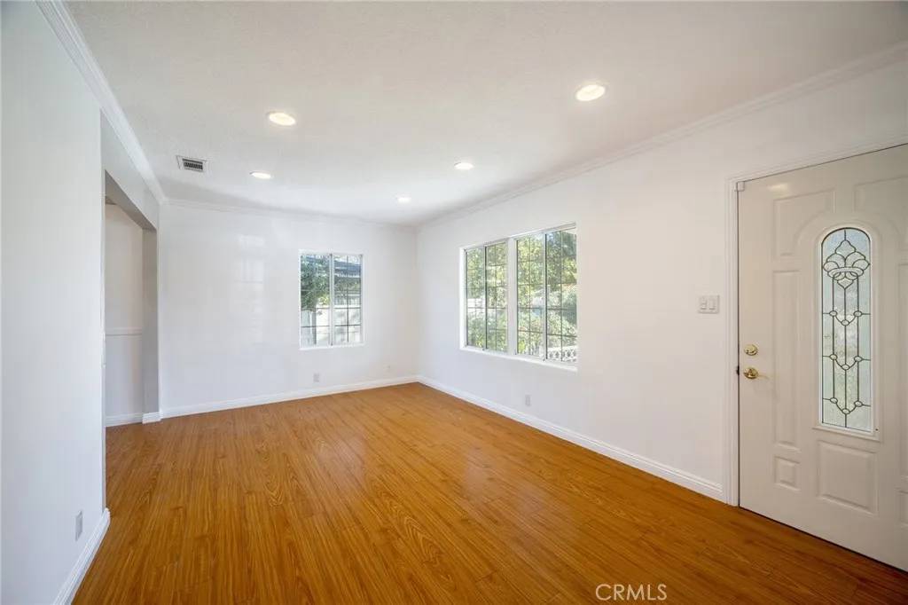Sunland, CA 91040,10645 Mather Avenue