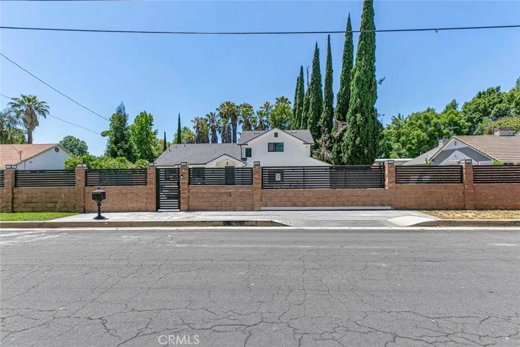 Sherwood Forest, CA 91325,17800 Raymer Street