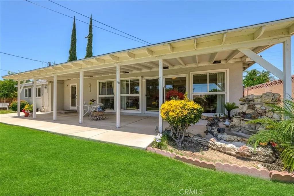 West Hills, CA 91307,7446 Woodlake Avenue