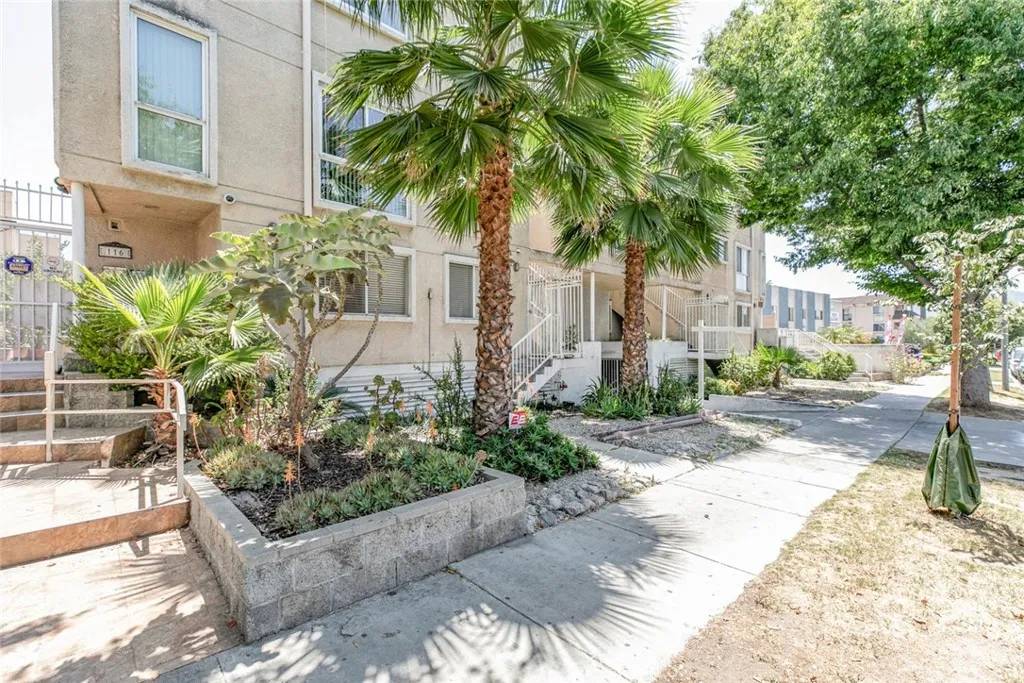 Glendale, CA 91204,116 W Maple Street #25