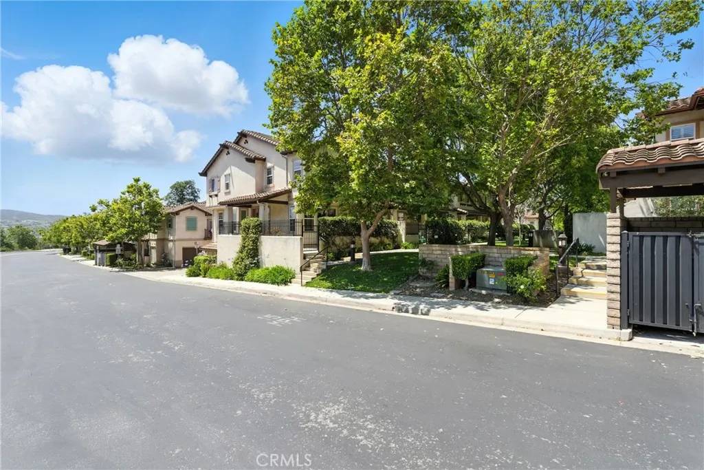 Newbury Park, CA 91320,143 Via Aldea