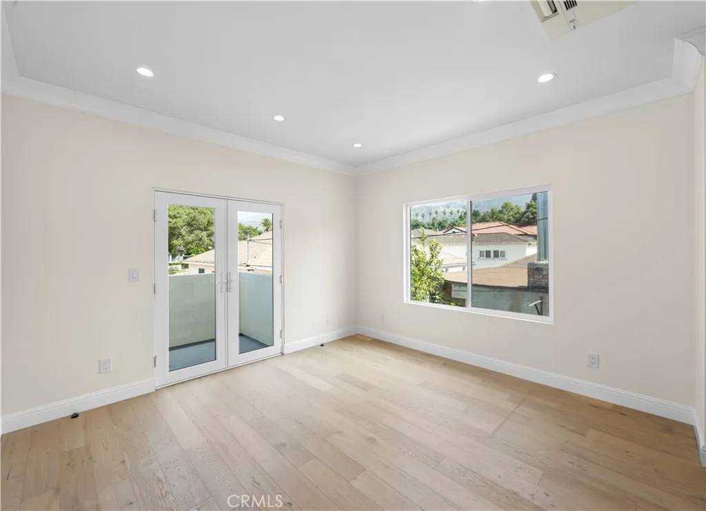 Burbank, CA 91501,828 E Olive Avenue