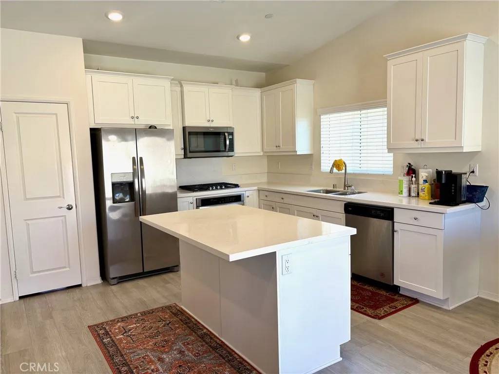 Victorville, CA 92394,15428 San Francisco Lane