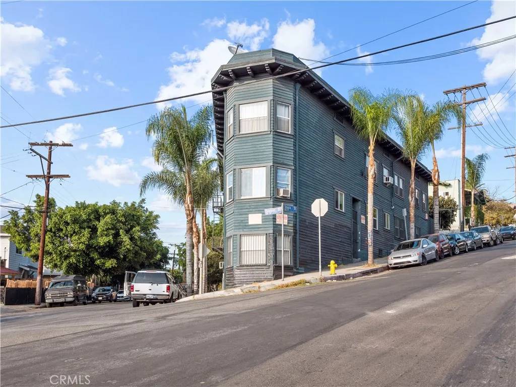 Los Angeles, CA 90026,117 N Toluca Street
